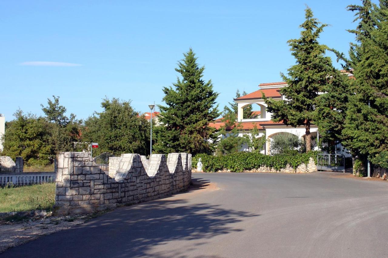Apartments With A Parking Space Kukci, Porec - 7166 Nova Vas  ภายนอก รูปภาพ