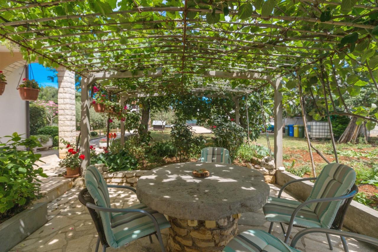 Apartments With A Parking Space Kukci, Porec - 7166 Nova Vas  ภายนอก รูปภาพ
