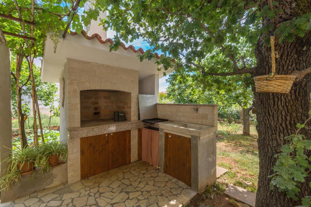 Apartments With A Parking Space Kukci, Porec - 7166 Nova Vas  ภายนอก รูปภาพ