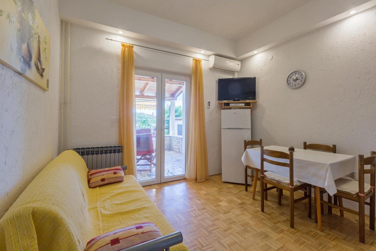 Apartments With A Parking Space Kukci, Porec - 7166 Nova Vas  ภายนอก รูปภาพ